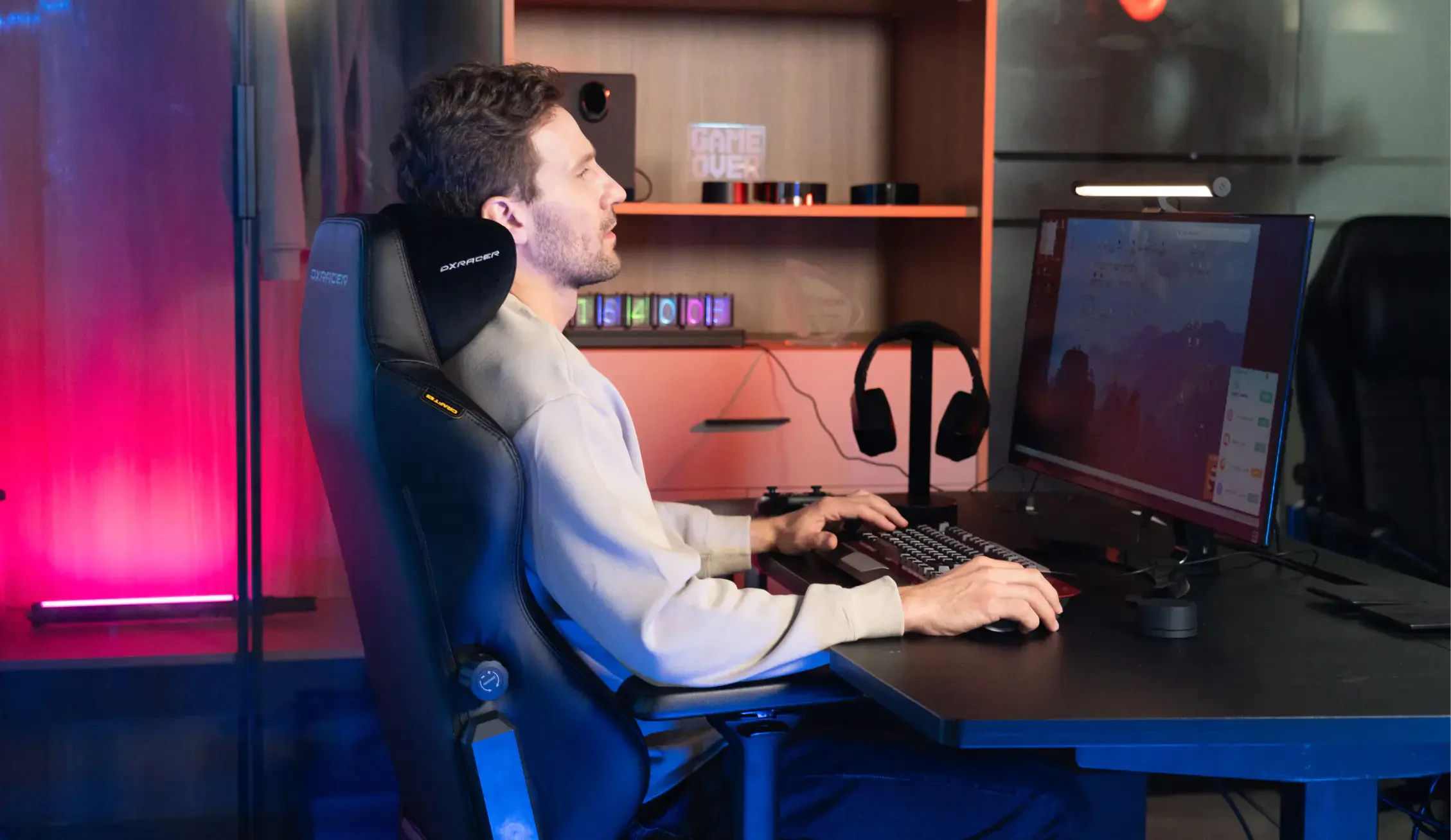 DXRacer CRAFT Series Size L Gaming Chair KOI