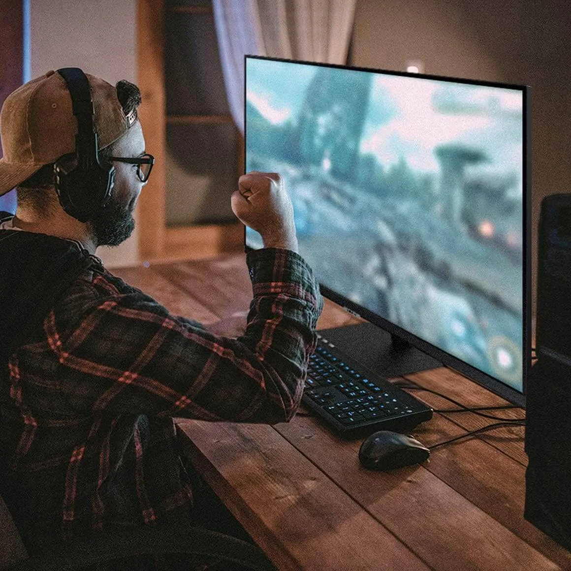Samsung M7 Smart Gaming Monitor - 32