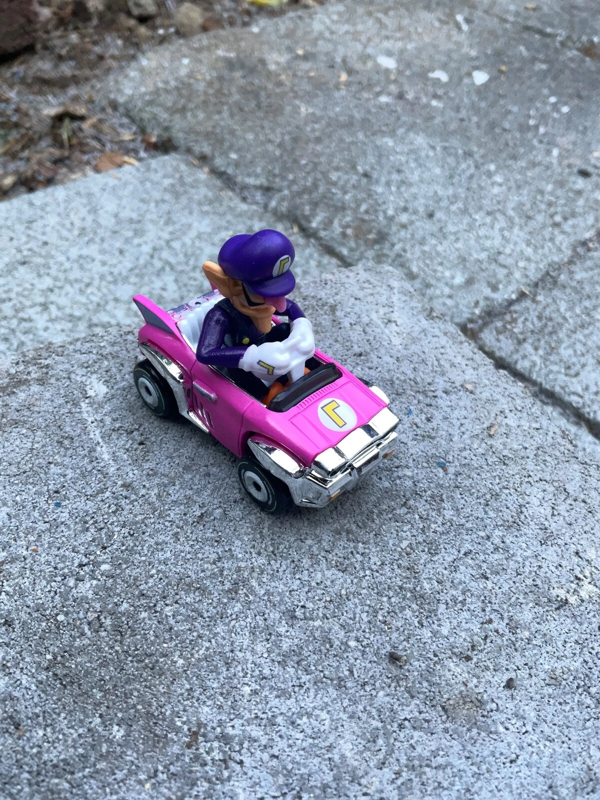 تصميم شخصية Waluigi في سيارة Badwagon