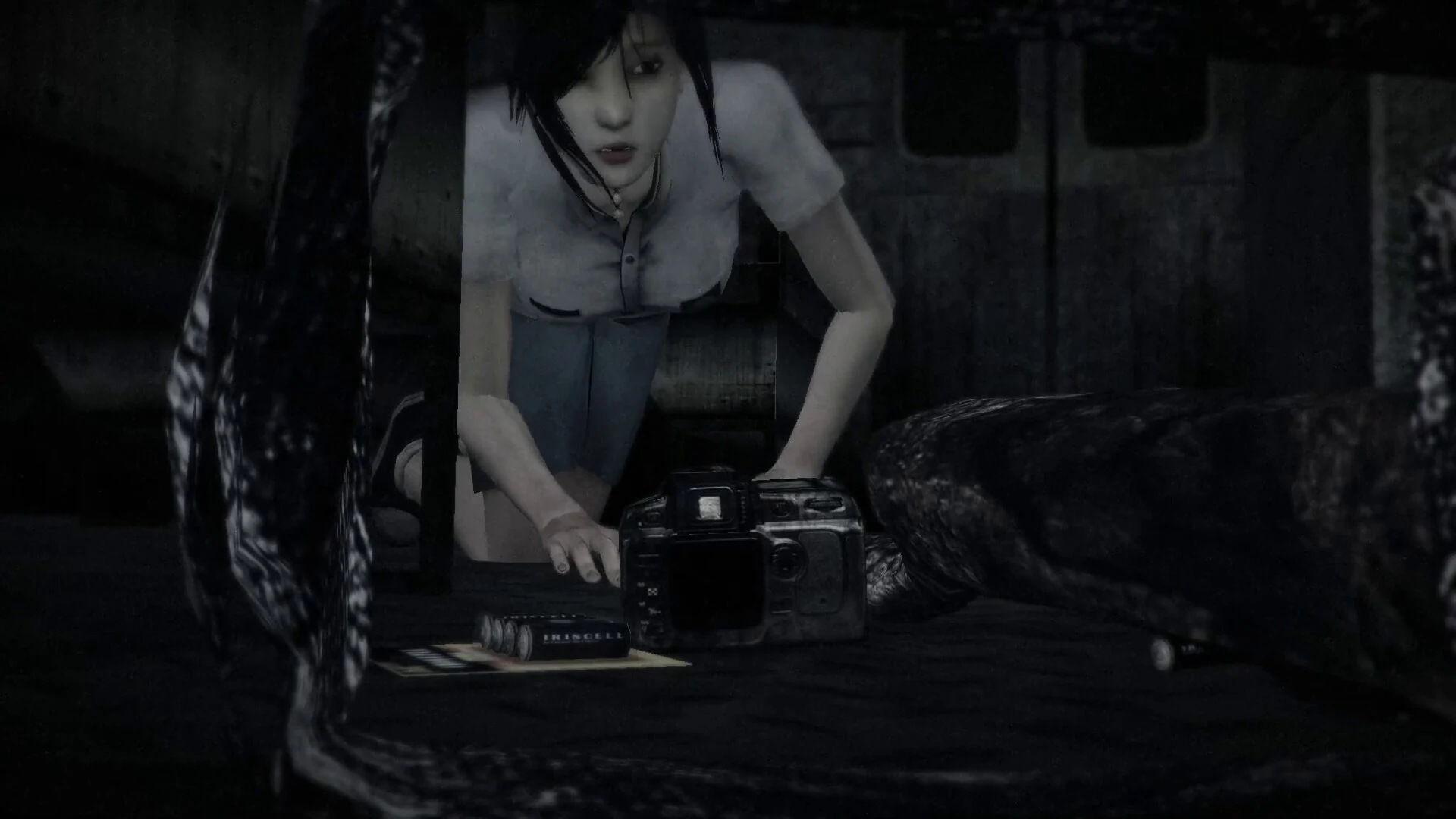 استخدام الموبايل والكاميرا في DreadOut