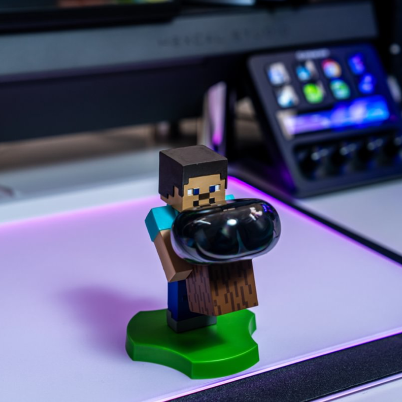 Cable Guy : Minecraft: Steve - Phone Stand and Device Holder – image 4