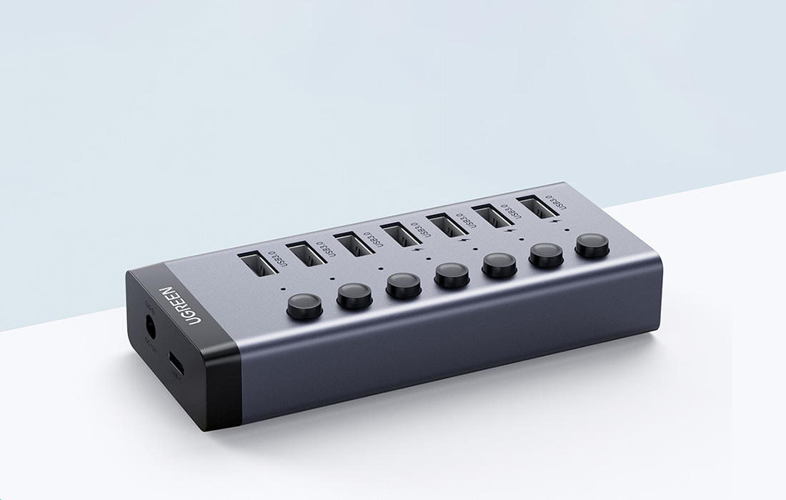 يوجرين USB-C إلى هاب 7 منافذ USB-A 3.0 مزوّد طاقة (12V)  للبيع في مصر من خلال Games2Egypt