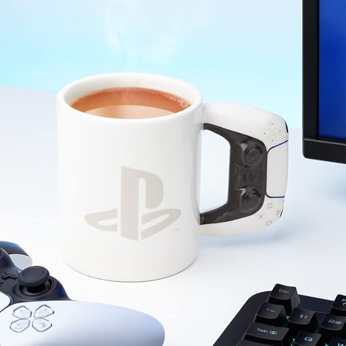 مج على شكل كنترولر بلايستيشن 5 وإشاراته المميزة من بالادوني - 550 ملل  للبيع في مصر من خلال Games2Egypt