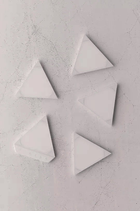 Nanoleaf Shapes - 5 Mini Triangle  – image 7