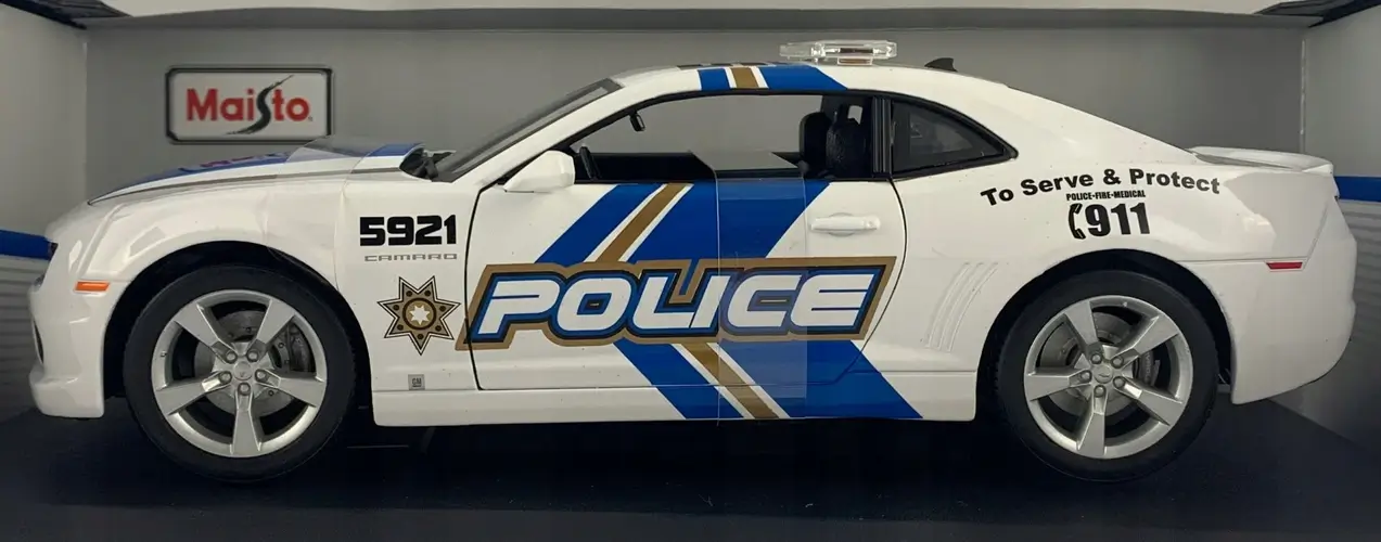 Maisto Chevrolet Camaro RS 2010 (1:24) - Diecast Special Edition - Police Car