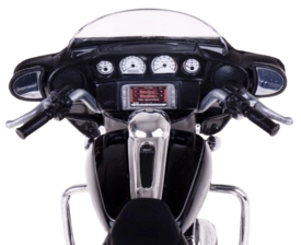 Maisto 2015 Street Glide (1:12) - Diecast H-D Motorcycles - Black