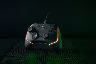 Razer Wolverine V2 Chroma Xbox Controller - Black